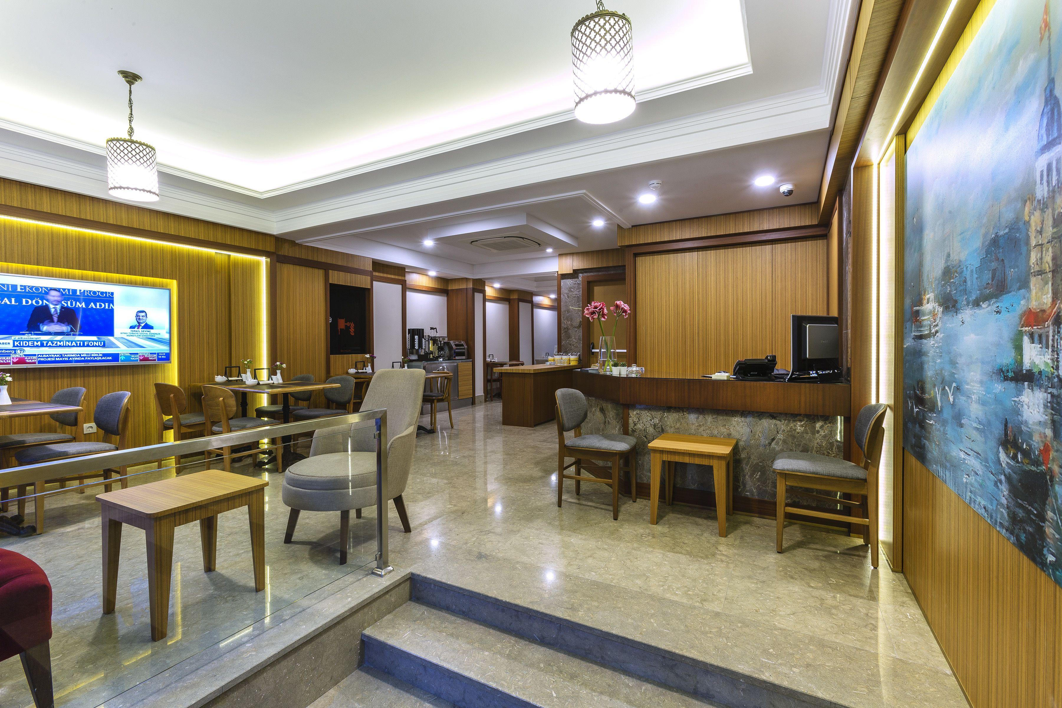 Obelisk Hotel & Suites — Photos 2